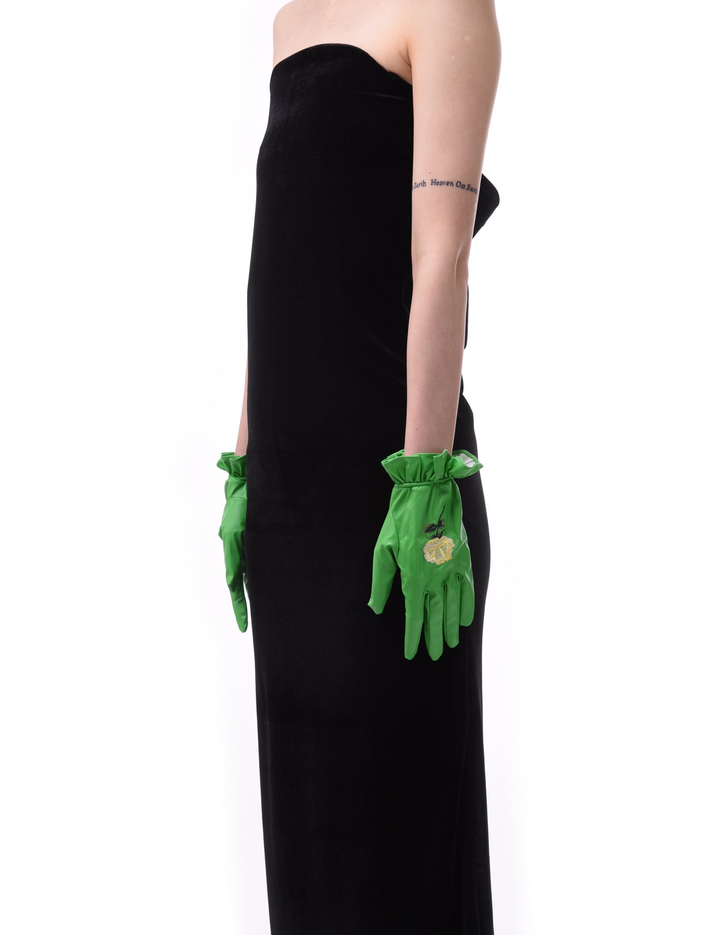 Yuhan Wang Rose Embroidered Green Gloves